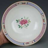 Qing Dynasty Pastel painting Peacock bowl - фото 6