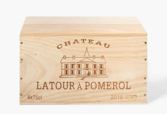 Chateau Latour à Pomerol, 2019 - photo 1