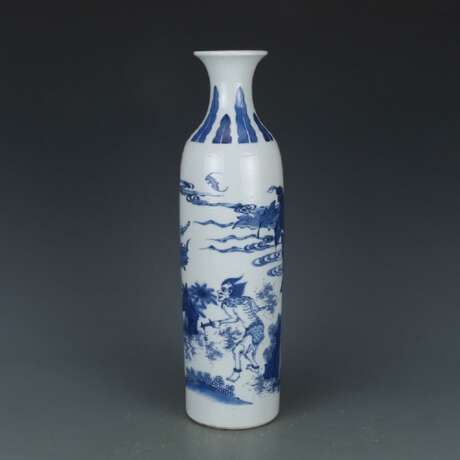 Qing Dynasty Blue and white porcelain Character story vase - фото 3