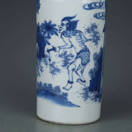 Qing Dynasty Blue and white porcelain Character story vase - фото 6