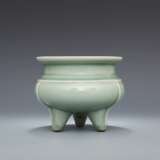 Longquan kiln in the Song Dynasty green glaze three-legged incense burner - Foto 1