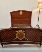 Catalogue des produits. Lit de style Louis XV exquis et royal 