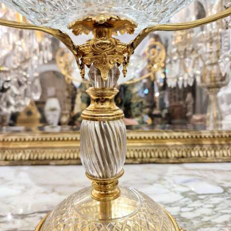 Baccarat Cut Crystal Centerpiece Mounted on Chiseled Gilt Bronze 19th Century Crystal bronze Napoleon III 19th century - photo 15