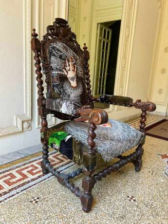 Unique and Large Carved Oak Armchair in Modern Fabric in the Style of Louis XIII Oak and fabric Louis XIII - Renaissance 19th century г. - фото 2