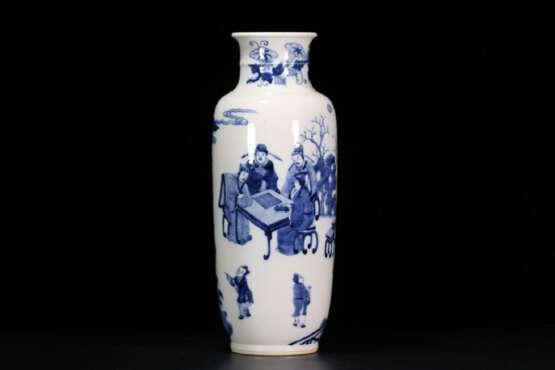 Qing Dynasty blue and white porcelain character story bottle - фото 3