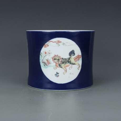 Qing Dynasty Blue glaze Multicolored Kirin Pen container - фото 1