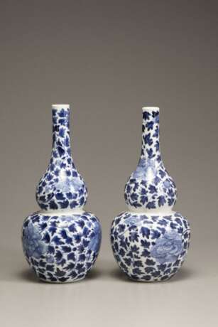 A pair of Qing Dynasty blue and white porcelain gourd vase - Foto 2