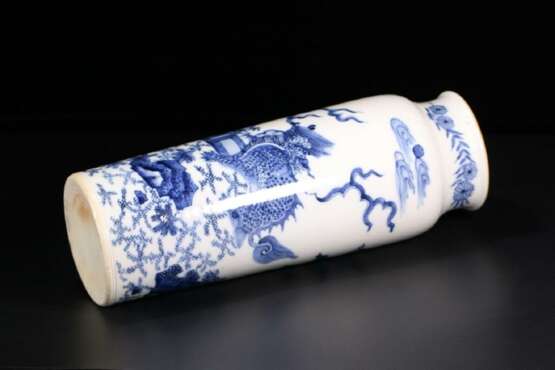 Qing Dynasty blue and white porcelain Kirin pattern bottle - photo 4