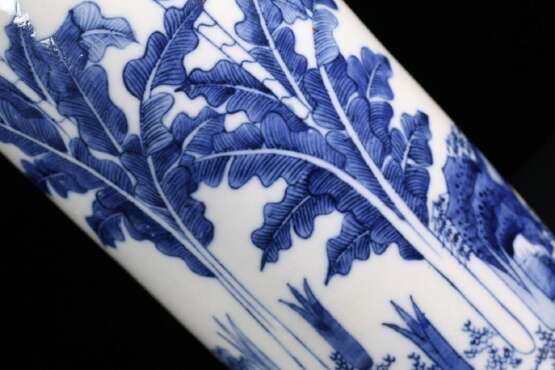 Qing Dynasty blue and white porcelain Kirin pattern bottle - photo 9