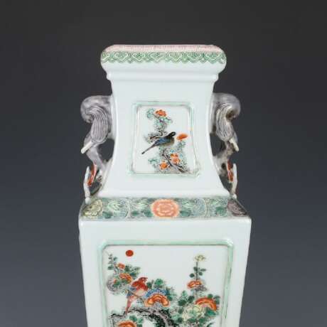 Qing Dynasty Multicolored Flower and bird pattern Ornamental bottle - photo 2