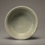 Ming Dynasty Longquan Kiln Green Glaze Porcelain Bowl - фото 1