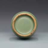 Song Dynasty Longquan Kiln Green glaze Phoenix ear circle mouth bottle - Foto 9