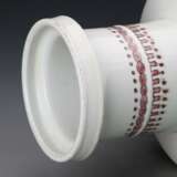 Qing Dynasty Kangxi red glaze character story porcelain bottle - фото 2