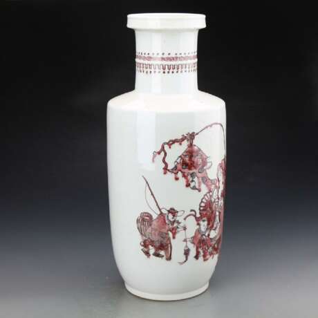 Qing Dynasty Kangxi red glaze character story porcelain bottle - фото 6