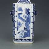 Qing Dynasty Blue and white porcelain Character scene Ornamental bottle - фото 3