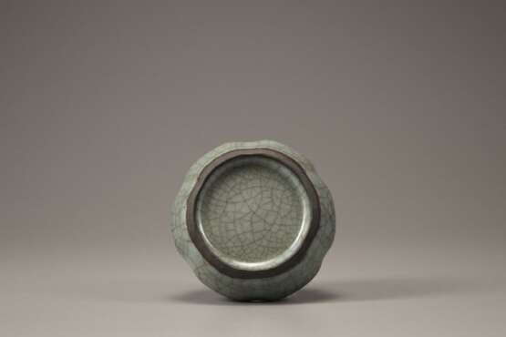 Qing Dynasty crackle-glazed lobed water pot - Foto 6