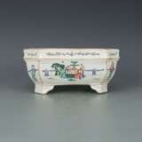 Qing Dynasty Pastel painting Character painting flower pot - photo 1