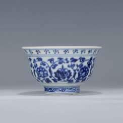 Ming Dynasty Blue and white porcelain hand cup