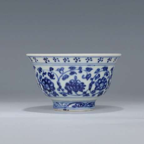 Ming Dynasty Blue and white porcelain hand cup - Foto 2