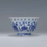 Ming Dynasty Blue and white porcelain hand cup - фото 2