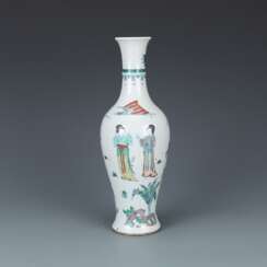 Qing Dynasty Colorful figure painting Olive bottle