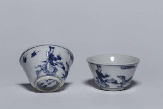 A pair of Ming Dynasty blue and white porcelain cups - Foto 4
