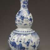A blue and white double gourd vase - фото 2
