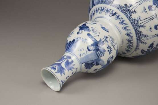 A blue and white double gourd vase - photo 4