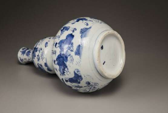 A blue and white double gourd vase - photo 6