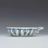 Yuan Dynasty Blue and white porcelain Lotus pattern container - Foto 1
