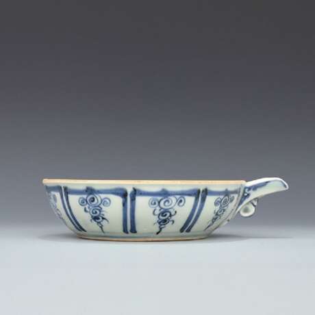 Yuan Dynasty Blue and white porcelain Lotus pattern container - Foto 1