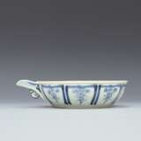 Yuan Dynasty Blue and white porcelain Lotus pattern container - photo 3