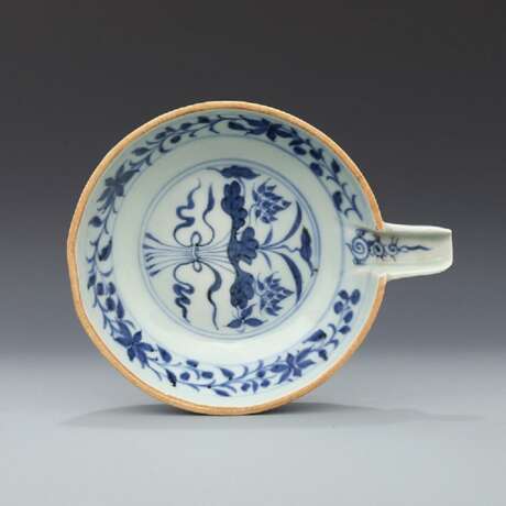 Yuan Dynasty Blue and white porcelain Lotus pattern container - фото 6
