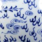 19th Century Blue and White Porcelain Dragon Phoenix Cloud Pattern Long Neck Bottle - Foto 7