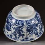 A large blue and white 'floral' bowl - photo 8