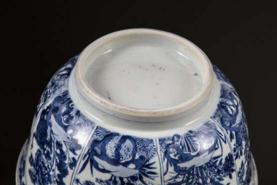 A large blue and white 'floral' bowl - фото 9