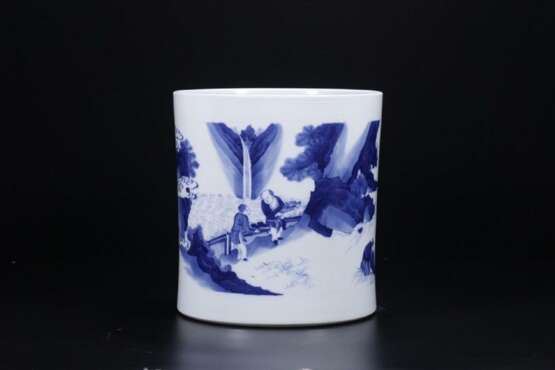 Qing Dynasty Blue and White Porcelain Landscape Character Story Pen Container - фото 1