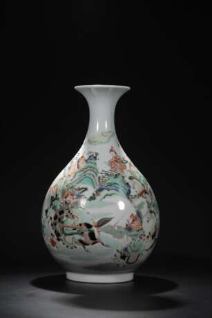 Colorful glaze Beijing opera characters porcelain bottle in the Qing Dynasty - фото 1