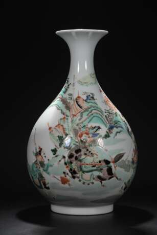 Colorful glaze Beijing opera characters porcelain bottle in the Qing Dynasty - фото 4