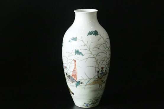 Qing Dynasty Qianlong pastels glaze geese reed ornamental bottle - фото 4