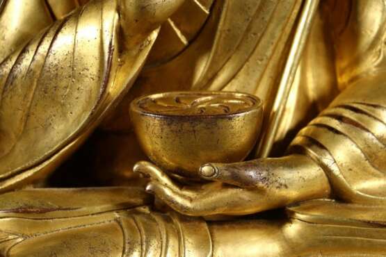 Qing Dynasty Copper gilt lotus Sitting image - фото 3