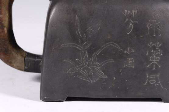 Chinese Qing Dynasty Tin inlaid jade teapot - фото 6