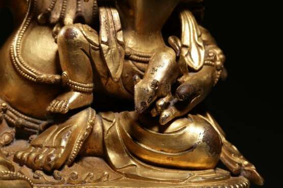 Qing Dynasty Copper gilt God of wealth Buddha statue - фото 5