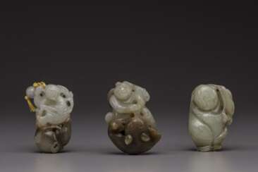 China 19th century three item Carving jade article
