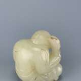 Qing Dynasty Hetian jade Carving Paper town - photo 5