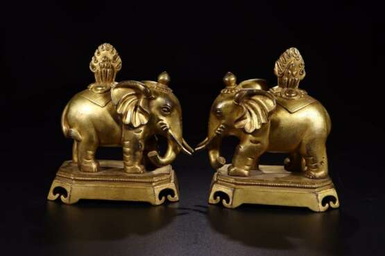 A Pair of copper gilt elephants in the Qing Dynasty - фото 1