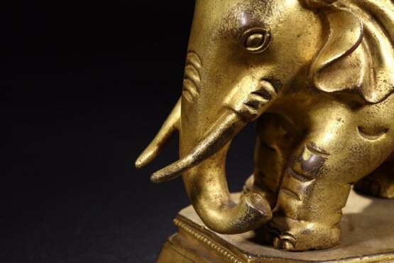 A Pair of copper gilt elephants in the Qing Dynasty - фото 5