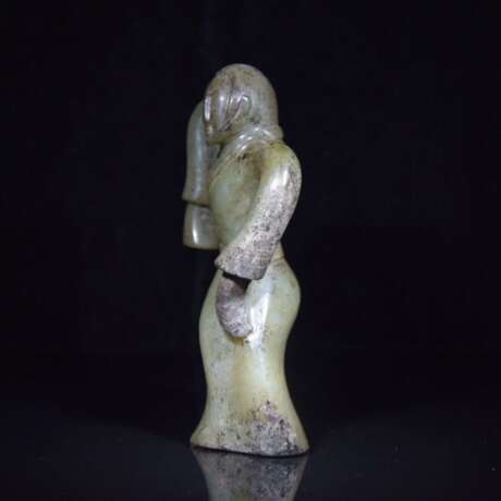 Warring States Hetian jade dancing girl sculpture - photo 5
