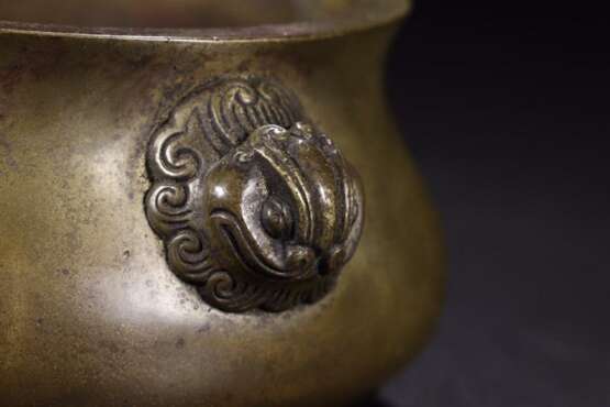 18th century Qing Dynasty copper lion ear incense burner - фото 6