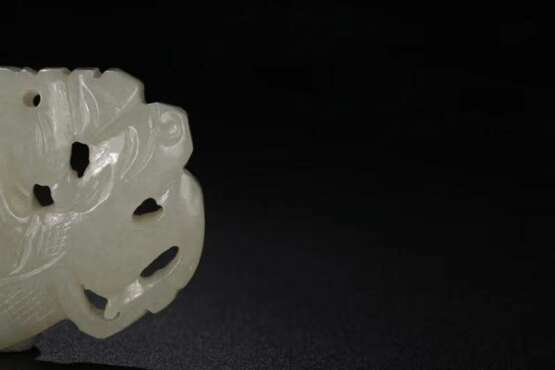 Qing Dynasty Hetian jade Carving Pendant - фото 8